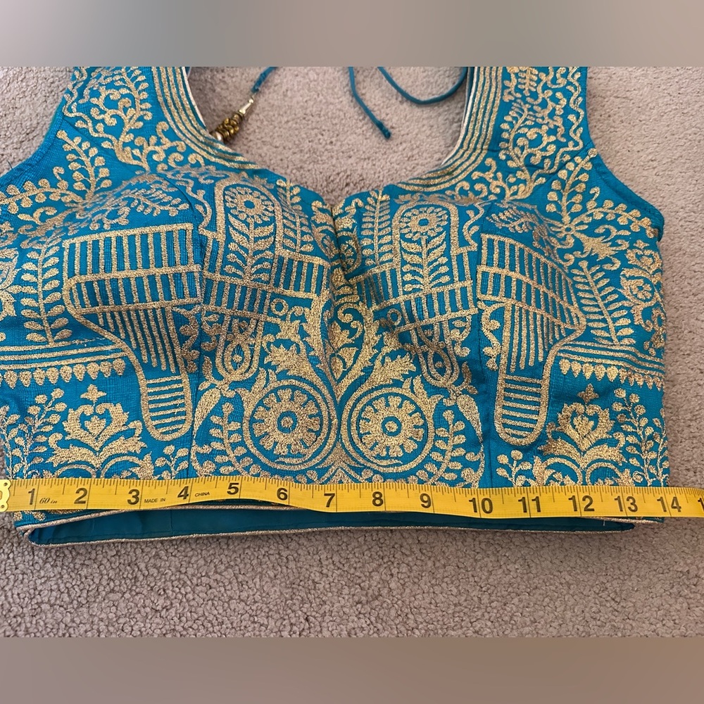 Authentic embroidered imported Indian silk wedding lehenga - Picture 12 of 16